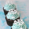Snowflake Cupcakes with Recipe Link