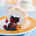 Angel Food Cake Stuffed with Whipped Cream and[...]