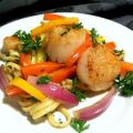 Pan Seared Scallops with Pepper and Onions in[...]