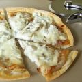 Caramelized Onion Cheese Pizza