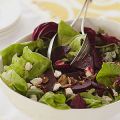 Green Salad with Roasted Beets, Goat Cheese and[...]