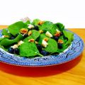 Spinach Salad with Blueberries, Blue Cheese and[...]