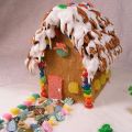Gingerbread House (Mini Gingerbread Houses)