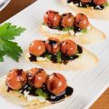 Crostini with Goat Cheese, Pesto, Roasted[...]