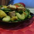 Mango, Chicken and Spinach Salad