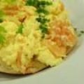 Smoked Salmon Scrambled Eggs and Chives on[...]