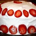 Easy Dreamy Strawberry Cream Cake