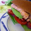 Smoked Salmon Burger (Tomato, Red Onion and[...]