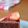 Chocolate fudge cake with whipped chocolate[...]