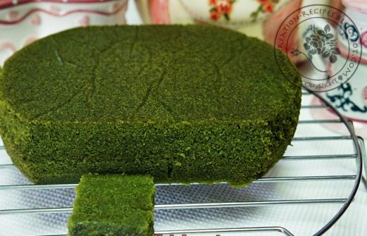 Recipe: Kek Lumut (Sarawak Steamed Green Cake)