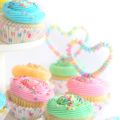 Yellow Cupcakes with Vanilla Buttercream and[...]