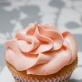 cream cheese cupcakes or cake/with guava[...]