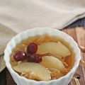 Snow Fungus and Pear Sweet Soup 银耳雪梨糖水