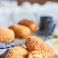 Fried cheese bread