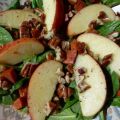 Spinach Salad With Chorizo and Apples