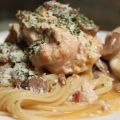Chicken in White Wine with Mushrooms on a bed[...]