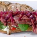 Roast Beef Baguette with Pickles and Red Onion[...]