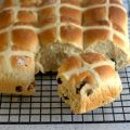 Baking Bites for Craftsy: No Knead Hot Cross[...]